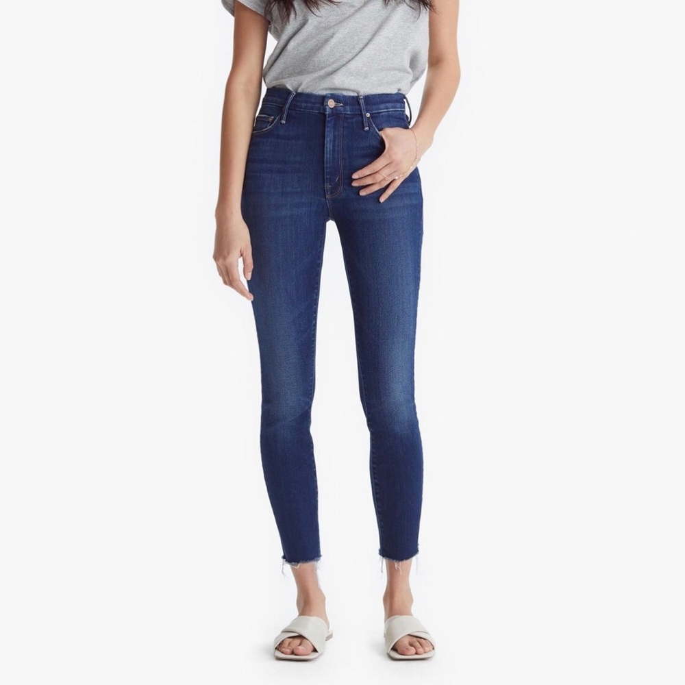 MOTHER The High Waisted Looker Ankle Fray Jeans